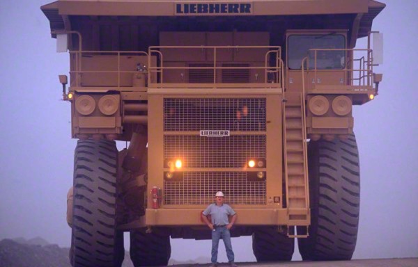 worlds-largest-truck-with-a-man-in-front_DM