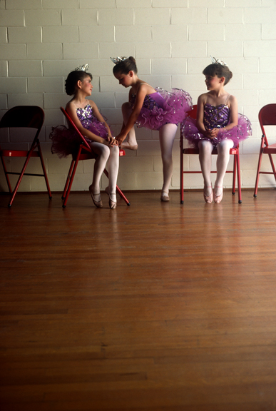 threeballetgirls0008