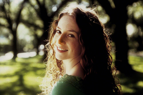 Just one white reflector.