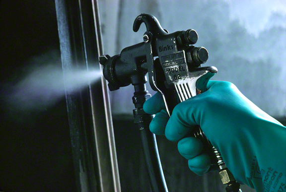 binksairsprayerinrubberglovedhand_DM