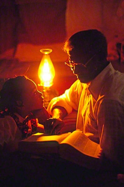 bkmanreadingtogranddaughterDM