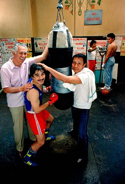 boxeringymwithboxingbagandtrainers_DM