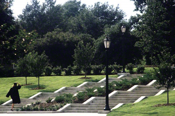 graduatewalkingupsteps0546_1-600x401_DM