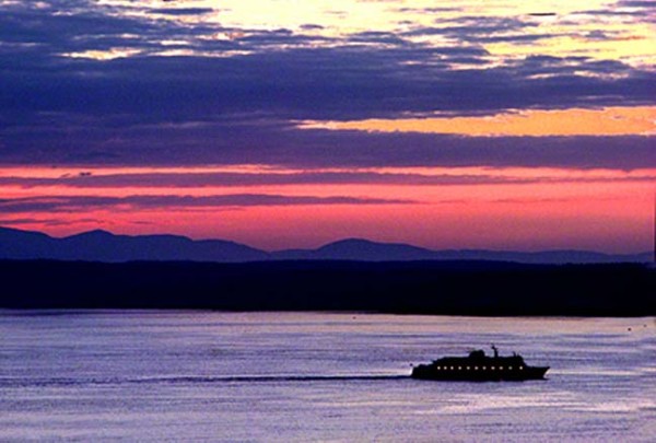 5cruise-ship-at-sunset